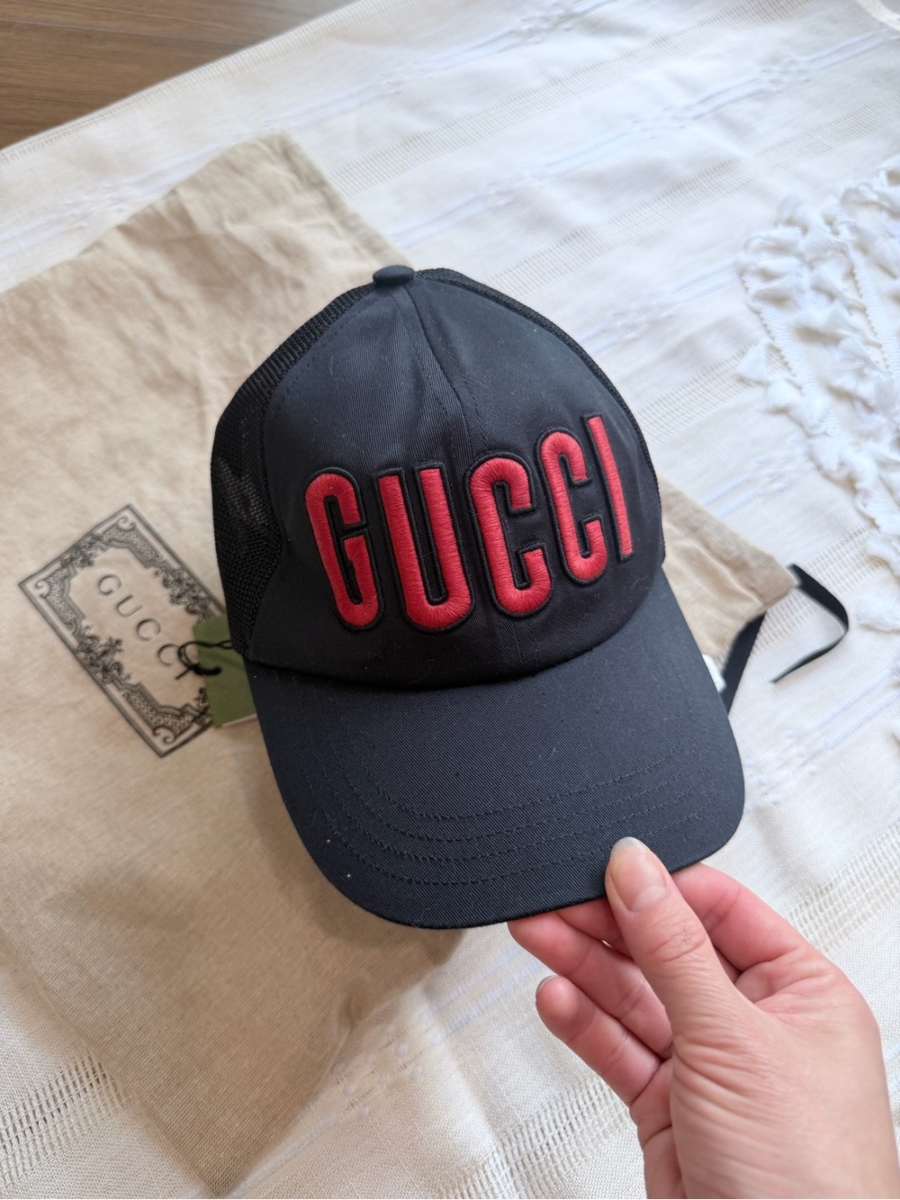 NEW GUCCI Embroidered Logo Baseball Cap Hat Black Red Size M / 58 cm
